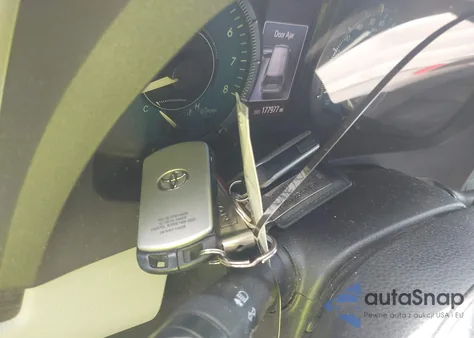 2018 Toyota Sienna Xle 7 Passenger z USA, uszkodzony, nr VIN 5TDDZ3DC0JS191415